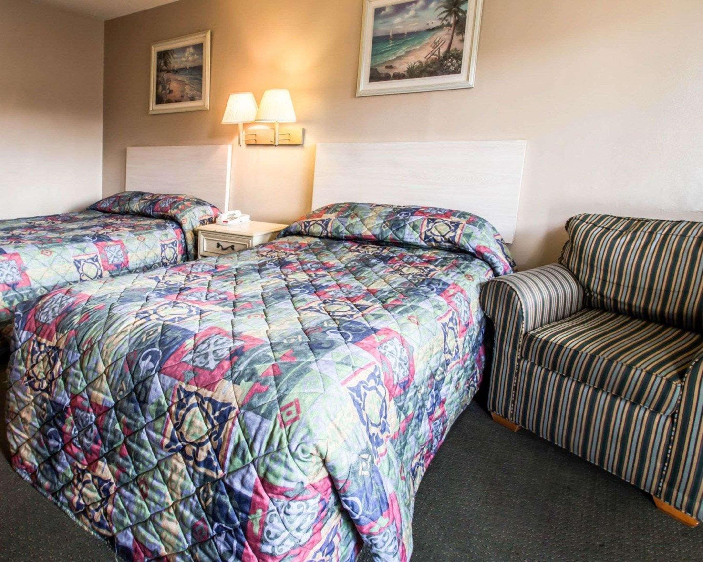 Rodeway Inn Forest City Ngoại thất bức ảnh