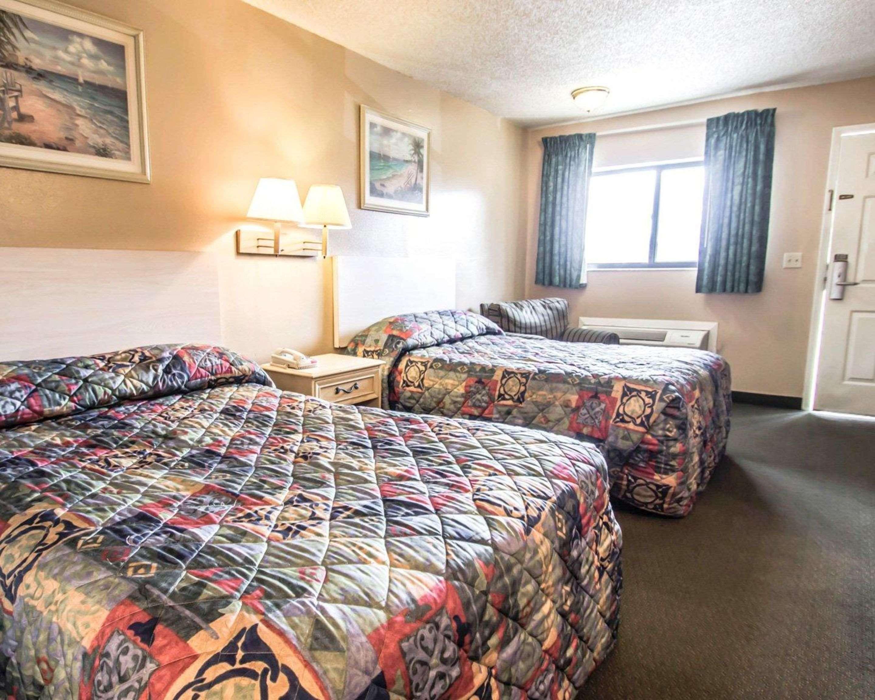 Rodeway Inn Forest City Ngoại thất bức ảnh