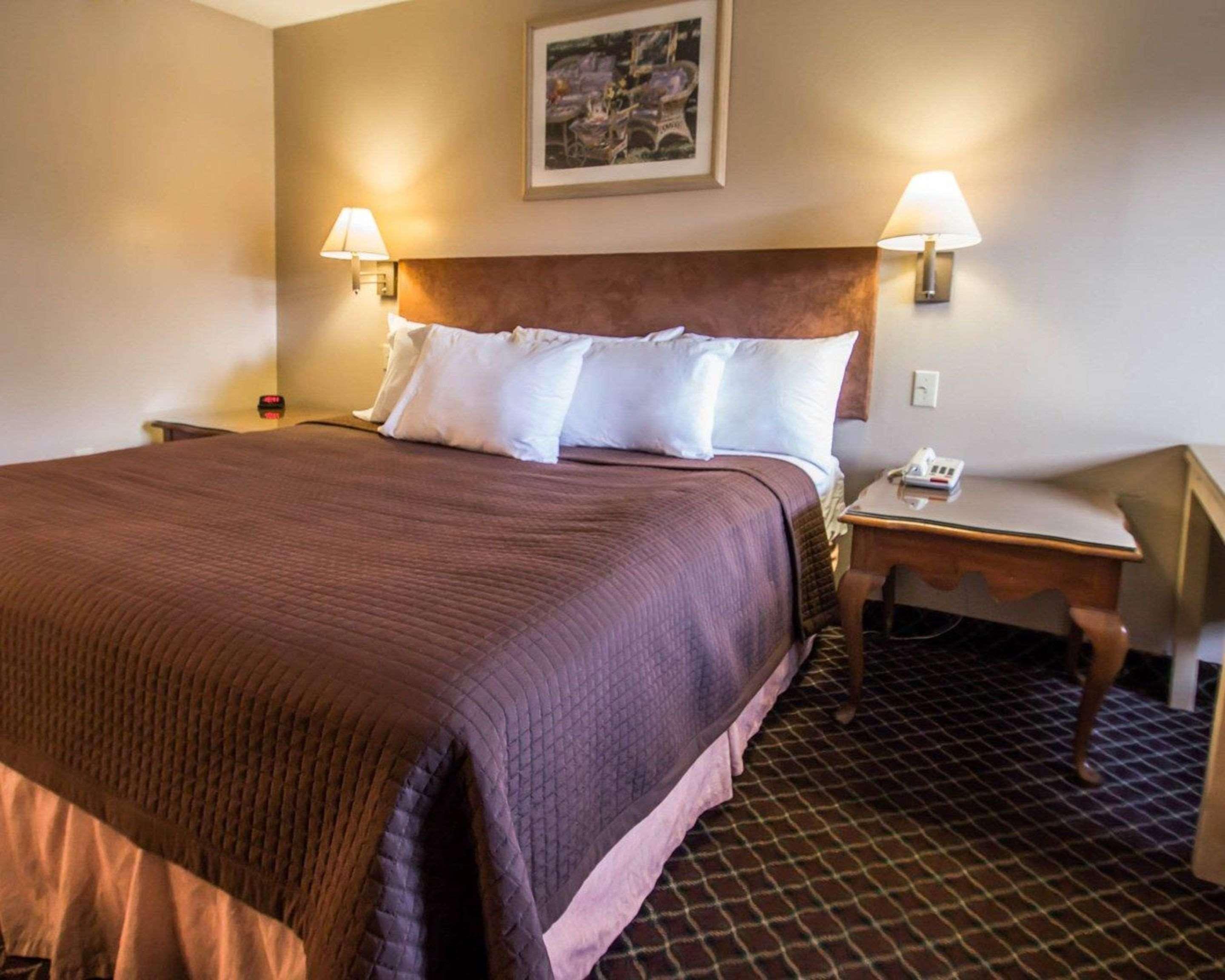 Rodeway Inn Forest City Ngoại thất bức ảnh