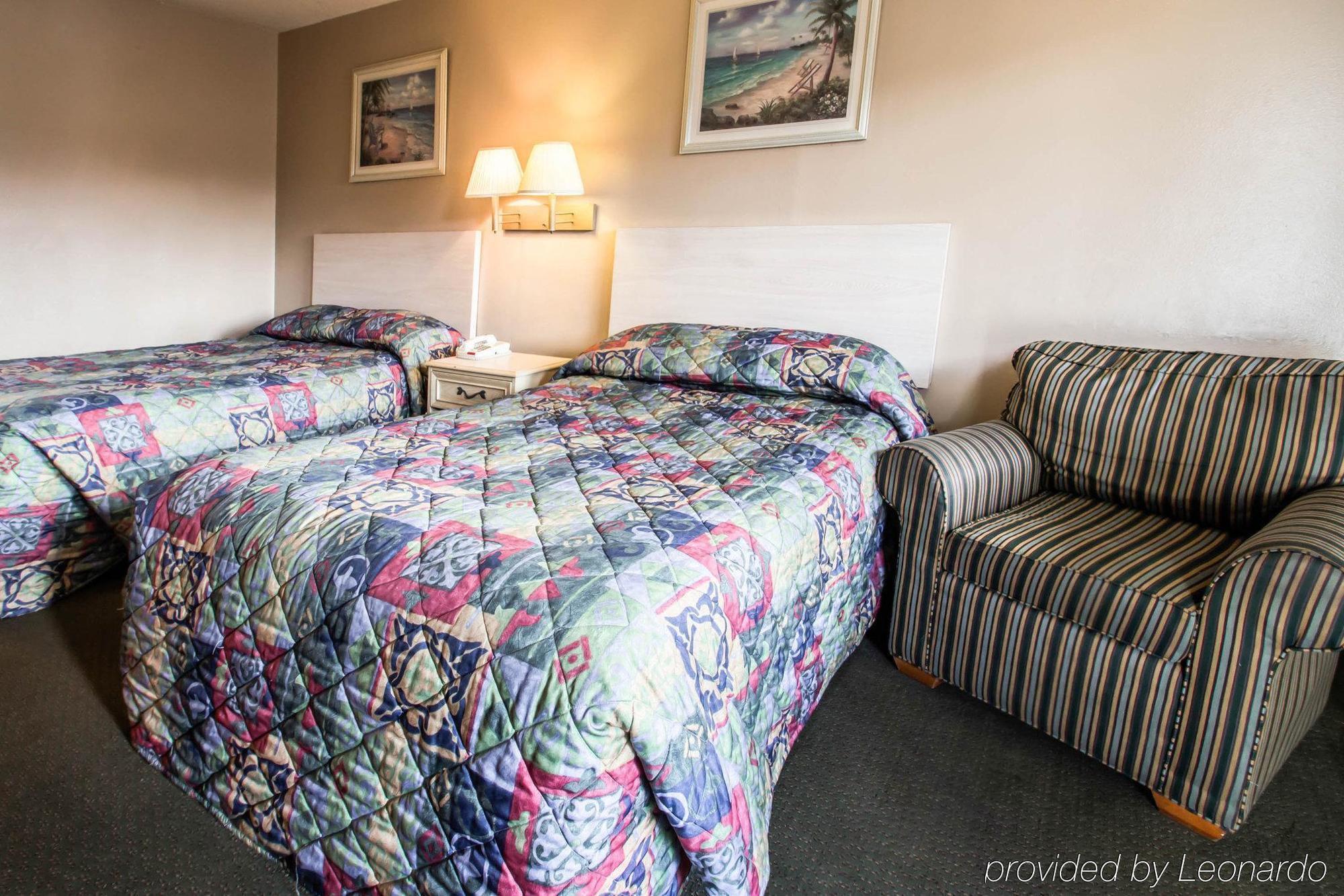 Rodeway Inn Forest City Ngoại thất bức ảnh