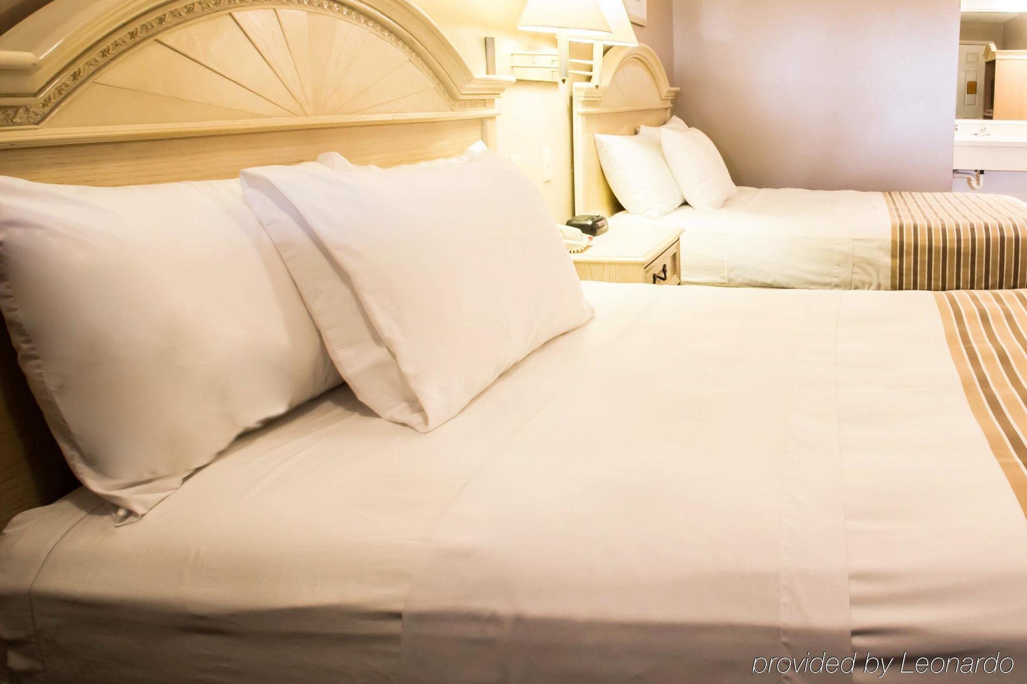 Rodeway Inn Forest City Ngoại thất bức ảnh