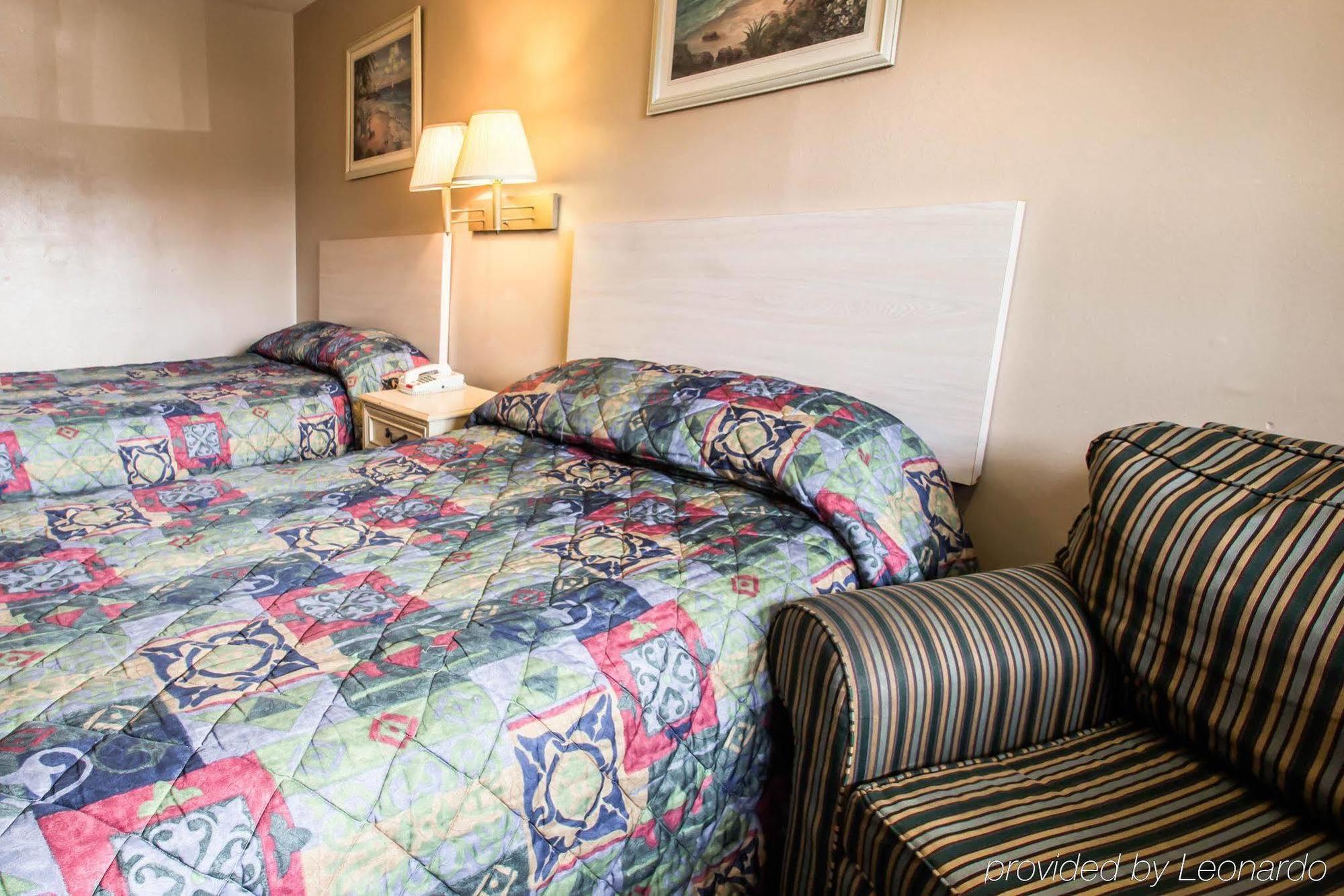 Rodeway Inn Forest City Ngoại thất bức ảnh